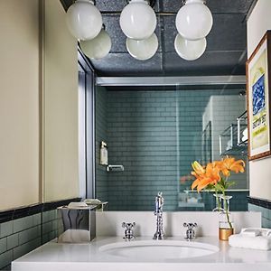 Graduate King Suite